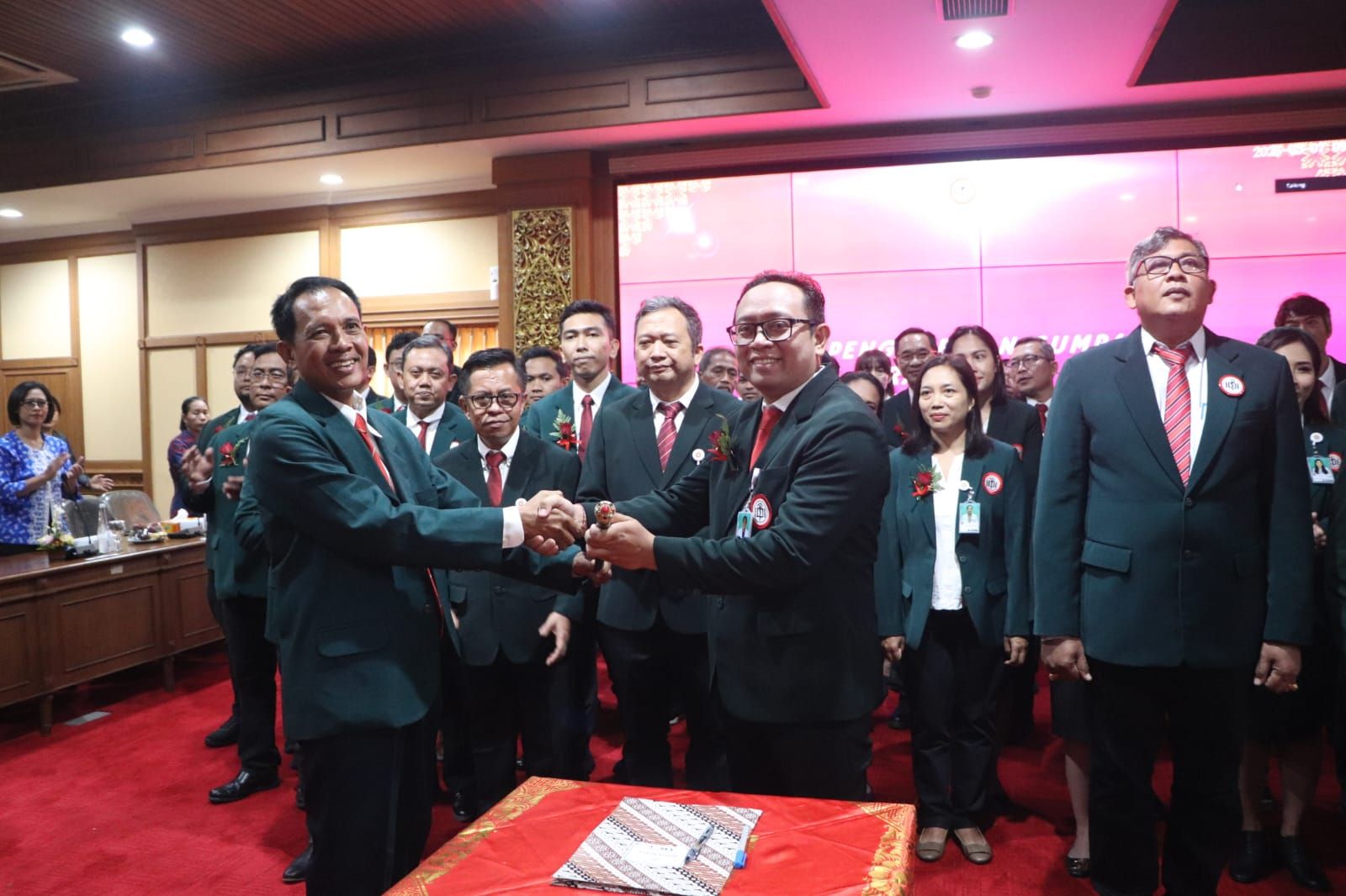 podiumnews.com-Pelantikan IDI dan IBI Badung, Dorong Kesehatan Masyarakat